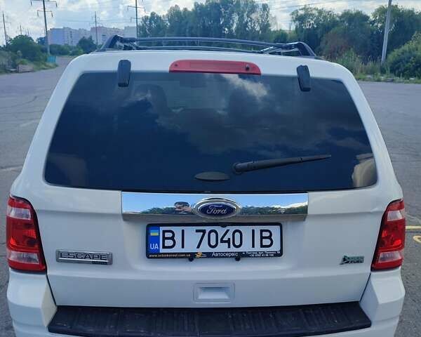Белый Форд Эскейп, объемом двигателя 2.97 л и пробегом 264 тыс. км за 12000 $, фото 11 на Automoto.ua