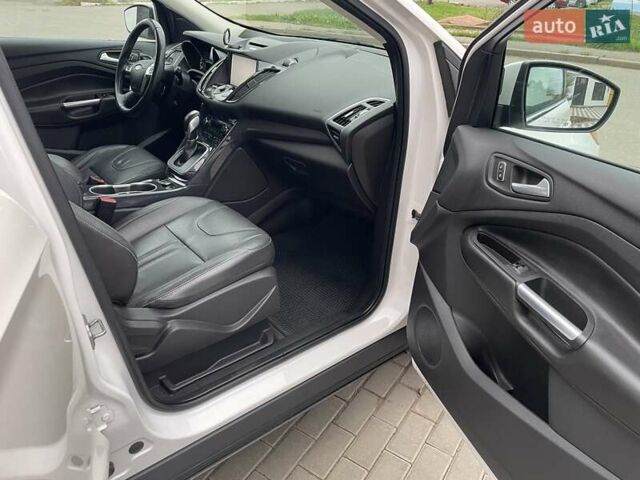 Білий Форд Ескейп, об'ємом двигуна 2 л та пробігом 142 тис. км за 11700 $, фото 9 на Automoto.ua