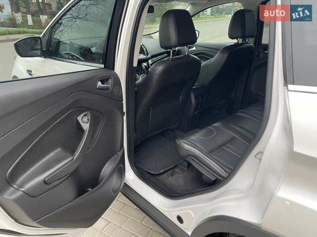 Білий Форд Ескейп, об'ємом двигуна 2 л та пробігом 142 тис. км за 11700 $, фото 6 на Automoto.ua