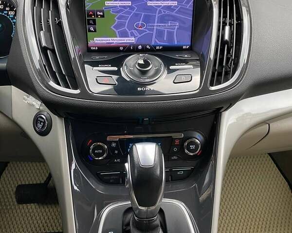 Белый Форд Эскейп, объемом двигателя 2 л и пробегом 196 тыс. км за 11500 $, фото 15 на Automoto.ua