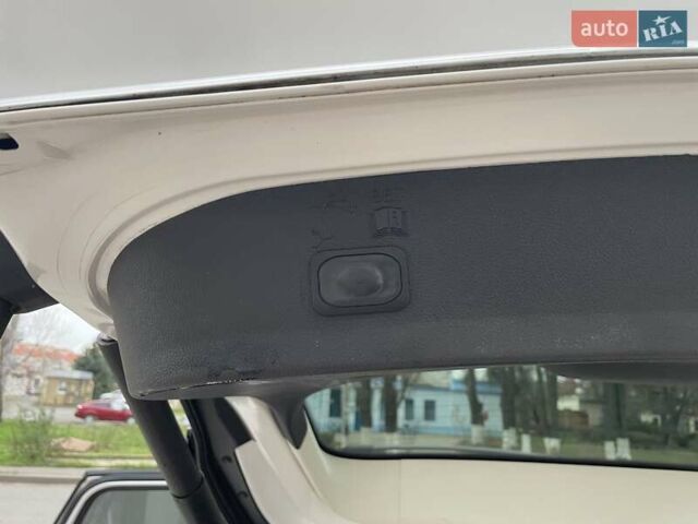 Білий Форд Ескейп, об'ємом двигуна 2 л та пробігом 142 тис. км за 11700 $, фото 11 на Automoto.ua