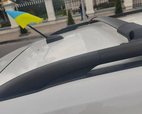 Белый Форд Эскейп, объемом двигателя 2 л и пробегом 196 тыс. км за 10700 $, фото 11 на Automoto.ua