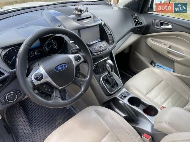 Белый Форд Эскейп, объемом двигателя 1.6 л и пробегом 264 тыс. км за 9800 $, фото 9 на Automoto.ua