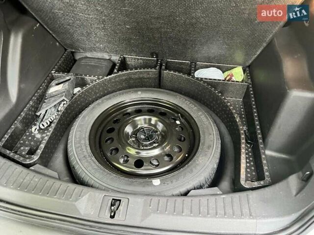 Белый Форд Эскейп, объемом двигателя 1.6 л и пробегом 145 тыс. км за 10700 $, фото 31 на Automoto.ua