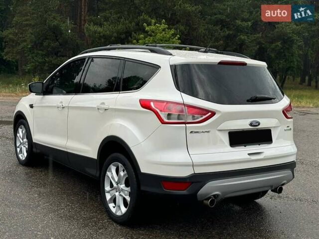 Белый Форд Эскейп, объемом двигателя 2 л и пробегом 145 тыс. км за 11650 $, фото 11 на Automoto.ua