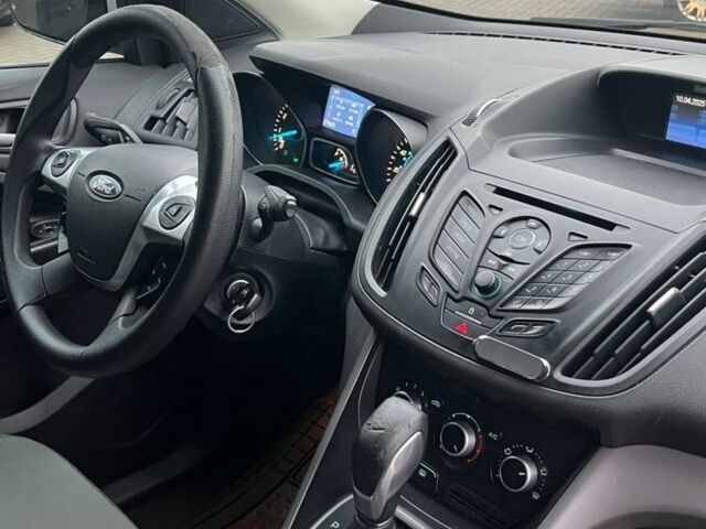 Белый Форд Эскейп, объемом двигателя 1.6 л и пробегом 163 тыс. км за 9800 $, фото 11 на Automoto.ua