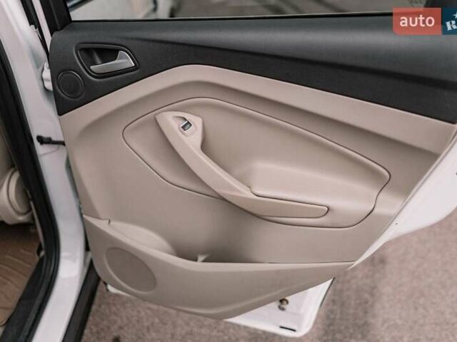 Белый Форд Эскейп, объемом двигателя 2 л и пробегом 167 тыс. км за 12200 $, фото 64 на Automoto.ua