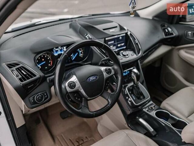 Белый Форд Эскейп, объемом двигателя 2 л и пробегом 167 тыс. км за 12200 $, фото 45 на Automoto.ua