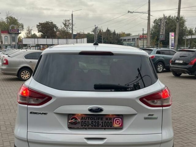 Белый Форд Эскейп, объемом двигателя 1.6 л и пробегом 163 тыс. км за 9800 $, фото 4 на Automoto.ua