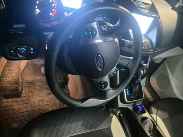 Белый Форд Эскейп, объемом двигателя 1.6 л и пробегом 138 тыс. км за 12000 $, фото 3 на Automoto.ua