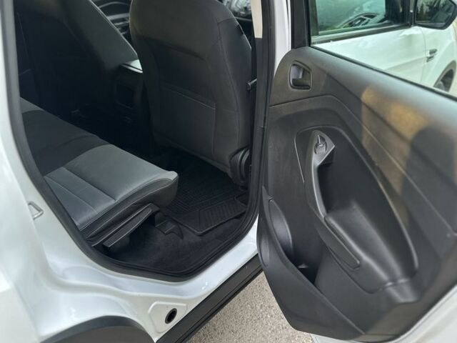 Белый Форд Эскейп, объемом двигателя 2.5 л и пробегом 167 тыс. км за 8250 $, фото 17 на Automoto.ua