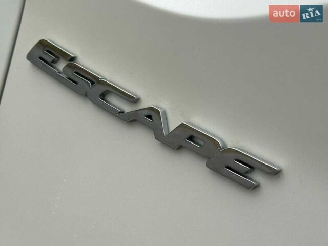 Белый Форд Эскейп, объемом двигателя 2 л и пробегом 145 тыс. км за 11650 $, фото 20 на Automoto.ua