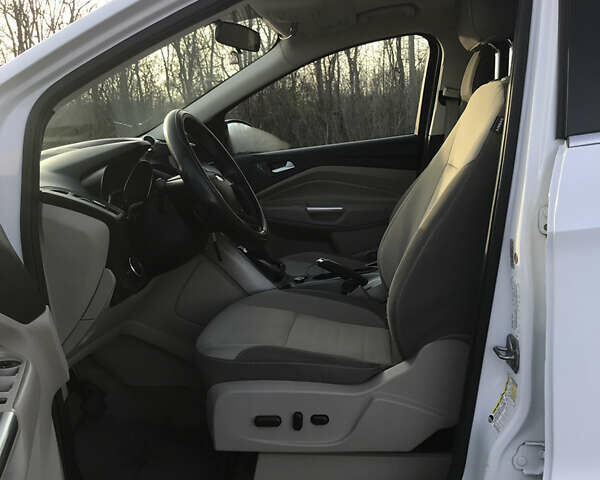 Білий Форд Ескейп, об'ємом двигуна 1.6 л та пробігом 247 тис. км за 10500 $, фото 9 на Automoto.ua