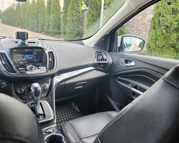 Белый Форд Эскейп, объемом двигателя 1.6 л и пробегом 153 тыс. км за 13000 $, фото 9 на Automoto.ua