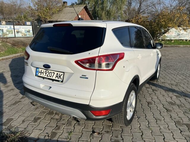 Белый Форд Эскейп, объемом двигателя 1.6 л и пробегом 280 тыс. км за 8800 $, фото 2 на Automoto.ua