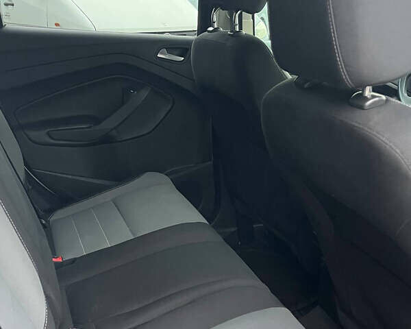 Белый Форд Эскейп, объемом двигателя 1.6 л и пробегом 163 тыс. км за 9800 $, фото 13 на Automoto.ua