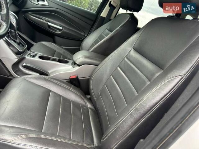 Белый Форд Эскейп, объемом двигателя 2 л и пробегом 145 тыс. км за 11650 $, фото 24 на Automoto.ua