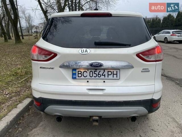 Белый Форд Эскейп, объемом двигателя 2 л и пробегом 190 тыс. км за 11700 $, фото 2 на Automoto.ua