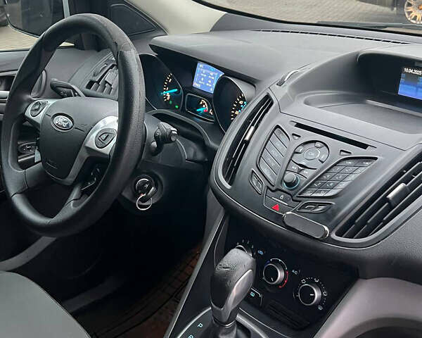 Белый Форд Эскейп, объемом двигателя 1.6 л и пробегом 163 тыс. км за 9800 $, фото 9 на Automoto.ua