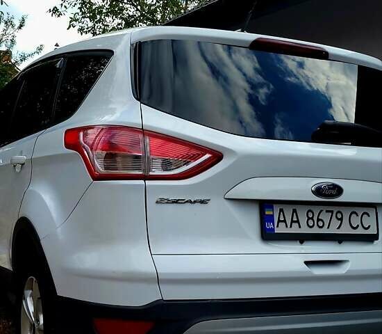 Білий Форд Ескейп, об'ємом двигуна 1.6 л та пробігом 195 тис. км за 10200 $, фото 7 на Automoto.ua