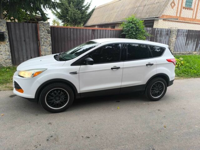 Білий Форд Ескейп, об'ємом двигуна 2.5 л та пробігом 200 тис. км за 10500 $, фото 1 на Automoto.ua