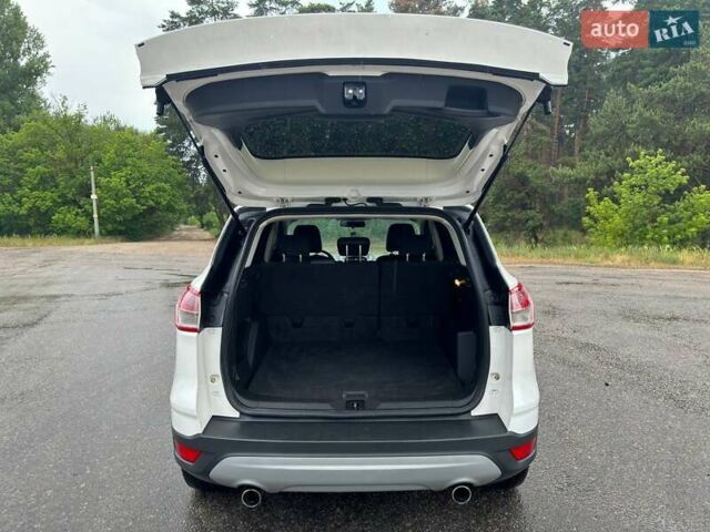 Белый Форд Эскейп, объемом двигателя 2 л и пробегом 145 тыс. км за 11650 $, фото 39 на Automoto.ua