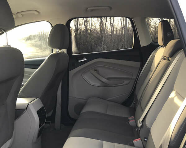 Білий Форд Ескейп, об'ємом двигуна 1.6 л та пробігом 247 тис. км за 10500 $, фото 11 на Automoto.ua