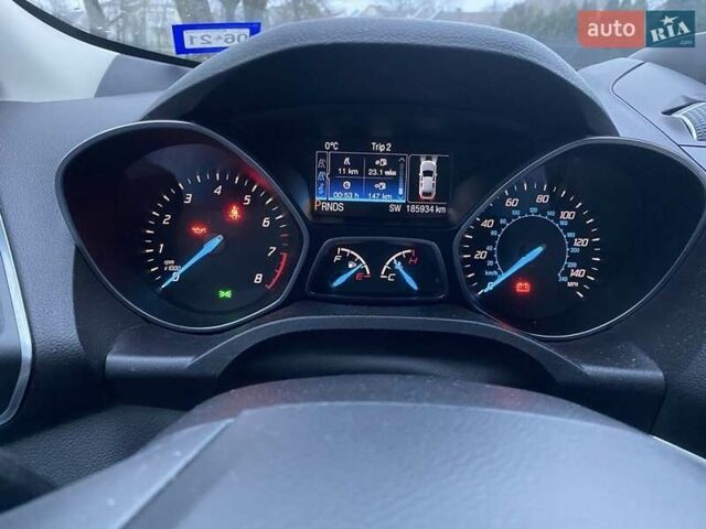 Белый Форд Эскейп, объемом двигателя 2 л и пробегом 190 тыс. км за 11700 $, фото 6 на Automoto.ua