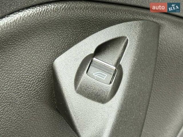 Белый Форд Эскейп, объемом двигателя 2 л и пробегом 145 тыс. км за 11650 $, фото 34 на Automoto.ua