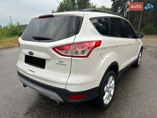 Белый Форд Эскейп, объемом двигателя 2 л и пробегом 145 тыс. км за 11650 $, фото 14 на Automoto.ua
