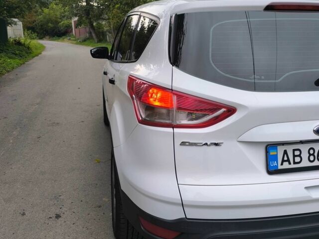 Білий Форд Ескейп, об'ємом двигуна 2.5 л та пробігом 200 тис. км за 10500 $, фото 15 на Automoto.ua