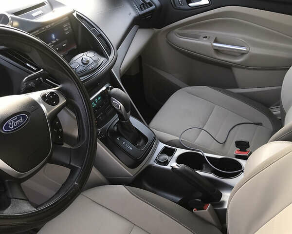 Білий Форд Ескейп, об'ємом двигуна 1.6 л та пробігом 247 тис. км за 10500 $, фото 10 на Automoto.ua