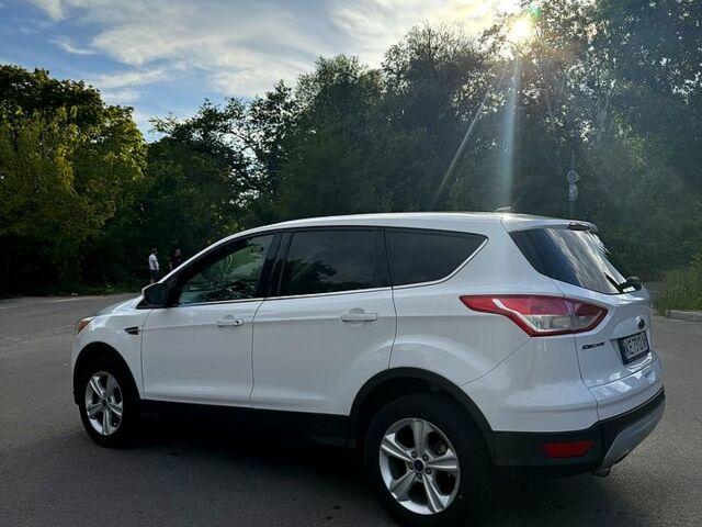 Белый Форд Эскейп, объемом двигателя 1.6 л и пробегом 161 тыс. км за 9700 $, фото 1 на Automoto.ua