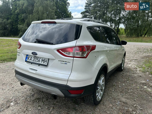Белый Форд Эскейп, объемом двигателя 2 л и пробегом 230 тыс. км за 12500 $, фото 3 на Automoto.ua
