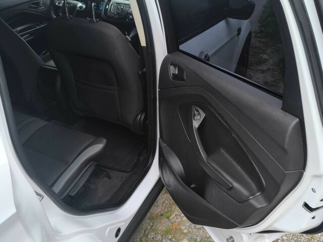 Білий Форд Ескейп, об'ємом двигуна 2.5 л та пробігом 200 тис. км за 10500 $, фото 18 на Automoto.ua