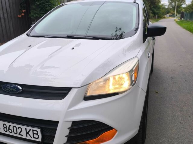 Білий Форд Ескейп, об'ємом двигуна 2.5 л та пробігом 200 тис. км за 10500 $, фото 13 на Automoto.ua