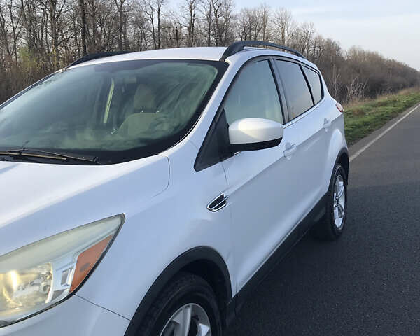 Білий Форд Ескейп, об'ємом двигуна 1.6 л та пробігом 247 тис. км за 10500 $, фото 6 на Automoto.ua