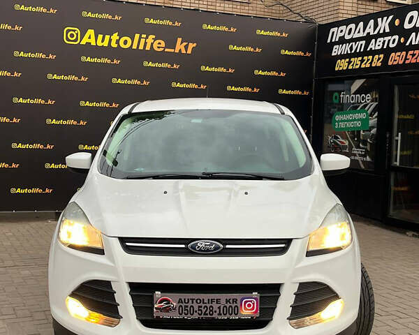 Белый Форд Эскейп, объемом двигателя 1.6 л и пробегом 163 тыс. км за 9800 $, фото 2 на Automoto.ua