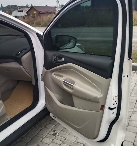 Білий Форд Ескейп, об'ємом двигуна 1.6 л та пробігом 155 тис. км за 9950 $, фото 23 на Automoto.ua