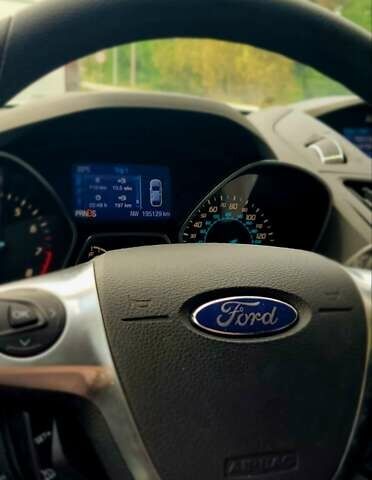 Білий Форд Ескейп, об'ємом двигуна 1.6 л та пробігом 195 тис. км за 10200 $, фото 2 на Automoto.ua