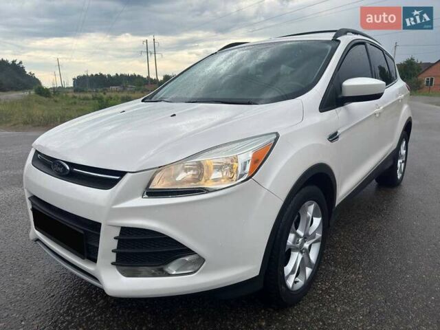 Белый Форд Эскейп, объемом двигателя 2 л и пробегом 145 тыс. км за 11650 $, фото 3 на Automoto.ua