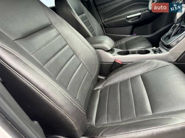 Белый Форд Эскейп, объемом двигателя 2 л и пробегом 145 тыс. км за 11650 $, фото 49 на Automoto.ua