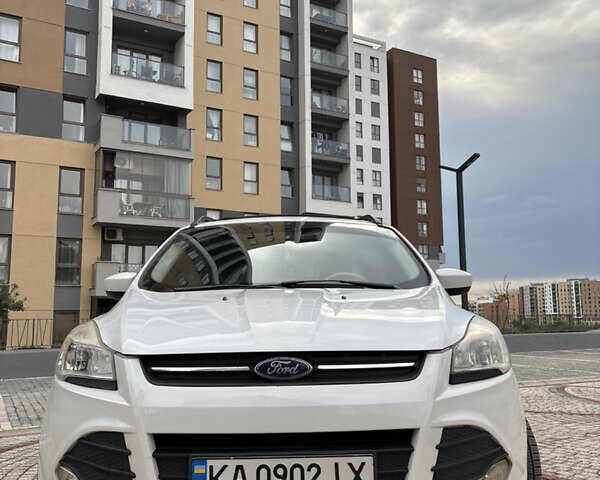 Білий Форд Ескейп, об'ємом двигуна 2 л та пробігом 293 тис. км за 8400 $, фото 1 на Automoto.ua