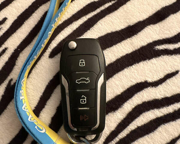 Білий Форд Ескейп, об'ємом двигуна 2 л та пробігом 293 тис. км за 8400 $, фото 18 на Automoto.ua