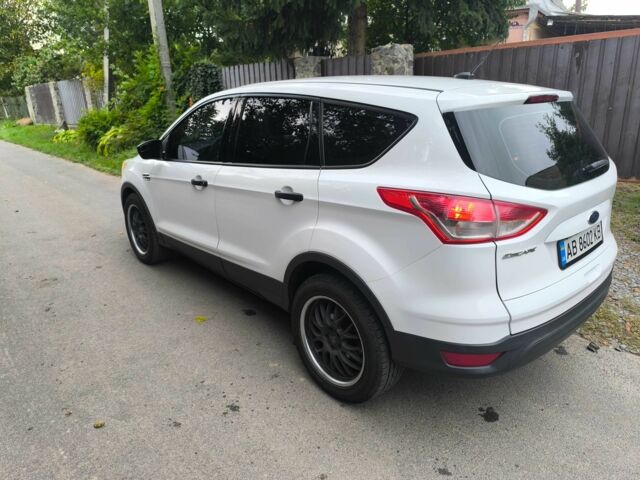 Білий Форд Ескейп, об'ємом двигуна 2.5 л та пробігом 200 тис. км за 10500 $, фото 2 на Automoto.ua