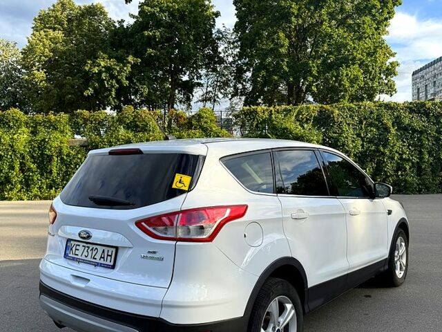 Белый Форд Эскейп, объемом двигателя 1.6 л и пробегом 161 тыс. км за 9700 $, фото 3 на Automoto.ua