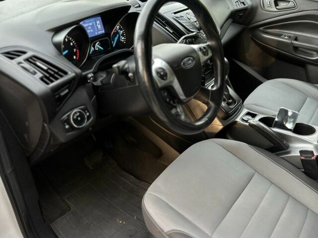 Белый Форд Эскейп, объемом двигателя 2.5 л и пробегом 167 тыс. км за 8250 $, фото 19 на Automoto.ua