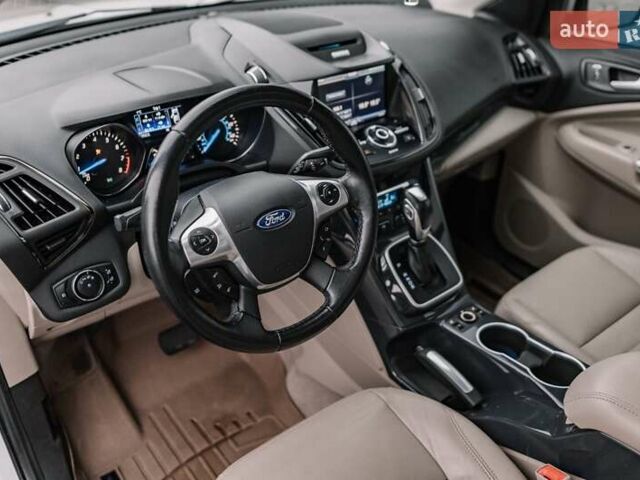 Белый Форд Эскейп, объемом двигателя 2 л и пробегом 167 тыс. км за 12200 $, фото 61 на Automoto.ua