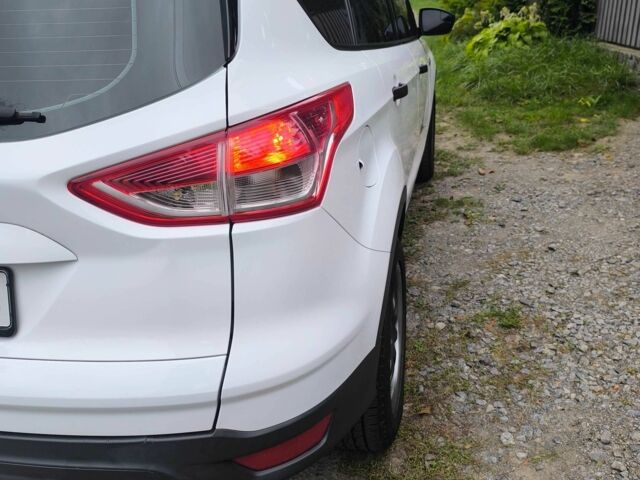 Білий Форд Ескейп, об'ємом двигуна 2.5 л та пробігом 200 тис. км за 10500 $, фото 16 на Automoto.ua