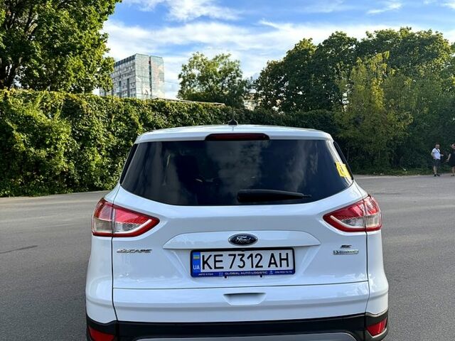 Белый Форд Эскейп, объемом двигателя 1.6 л и пробегом 161 тыс. км за 9700 $, фото 2 на Automoto.ua